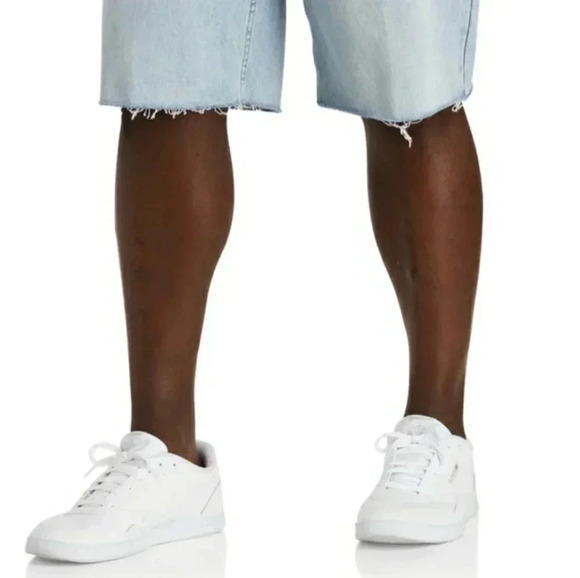 New Levi's Men 469 Loose Fit 54" Light Wash Midrise Distressed Hem Shorts - Picture 11 of 11